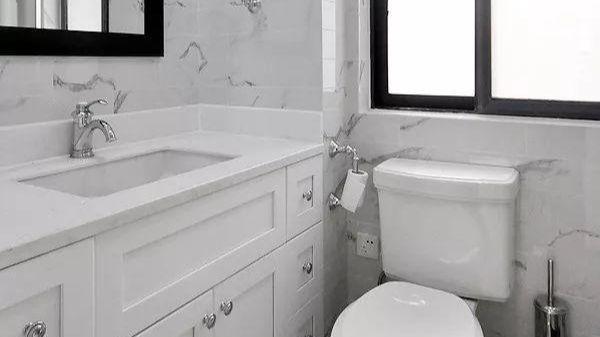 118平美式新房，头次见电视这么装，卧室床头打满柜子，实用极了