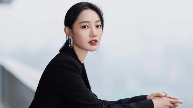 白百何|白百何：与王珞丹因撞脸互撕，因一指禅引争议，还曾陷入盗窃风波