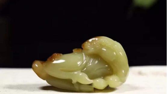 |你手上的玉镯没准儿是活的，玉的“灵”你知道多少？