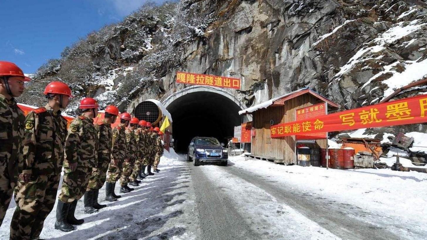墨脱|修了38年的墨脱公路，为何不惜一切代价也要修？这条天路有何意义