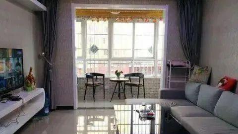 老公把阳台抬高20厘米，直接多出一间房，效果太赞了！众人夸机智