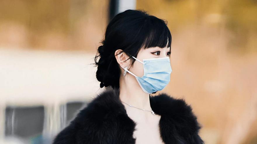 田曦薇 田曦薇GQ红毯造型路透！衣服和发型都是绝美，氛围感让人挪不开眼
