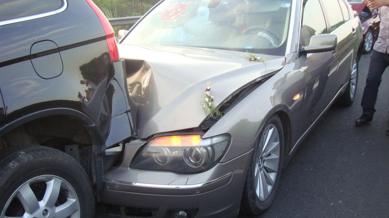 以下五种“追尾前车”情况，别着急动保险，前车用户会给你赔偿