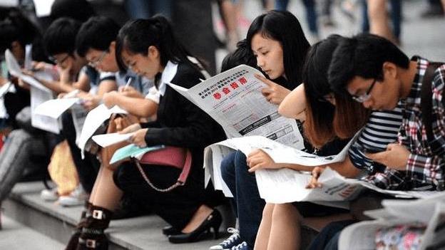 求职|公司拒绝交大博士生求职，“第一学历”引热议，还有必要升学吗