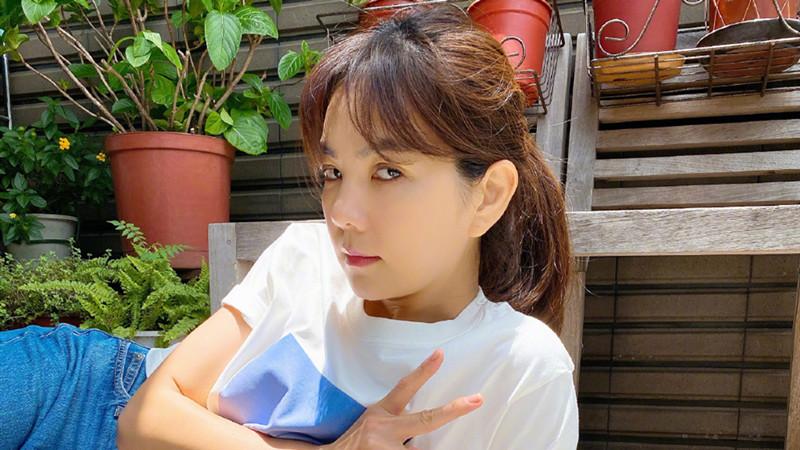 ella|陈嘉桦的转型很成功，团队里酷炫的假小子，单飞后柔和魅力的女神