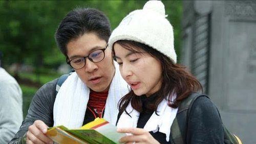 伏明霞|不顾奶奶反对嫁给了“百亿富豪”，如今丈夫已经70岁，女儿才19岁