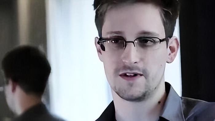 揭秘斯诺登公开美国UFO神秘档案