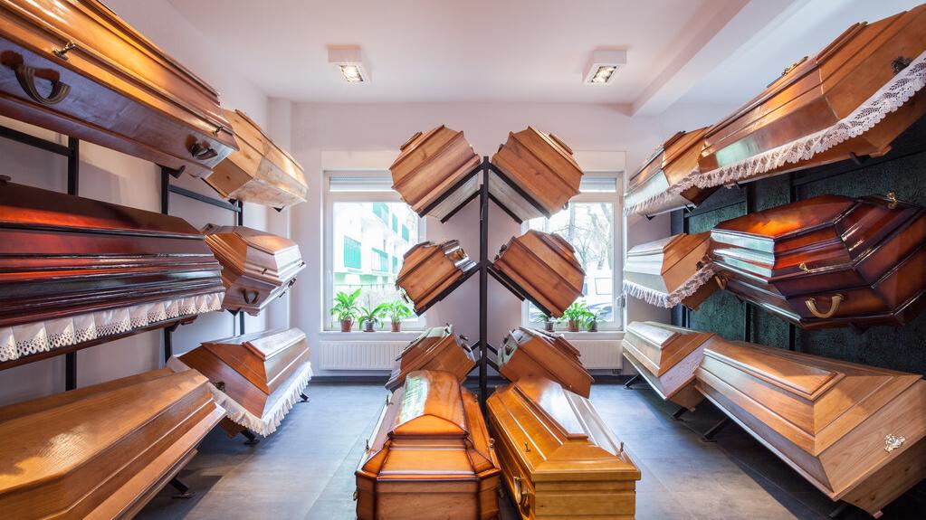 高校|体制内也有高薪合同工，下半年正在招人，转正有五险一金！