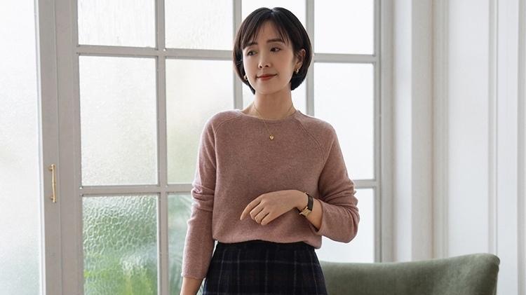 口红 当我40岁后，一定像她这样打扮自己：剪短发、穿长裙，美到骨子里