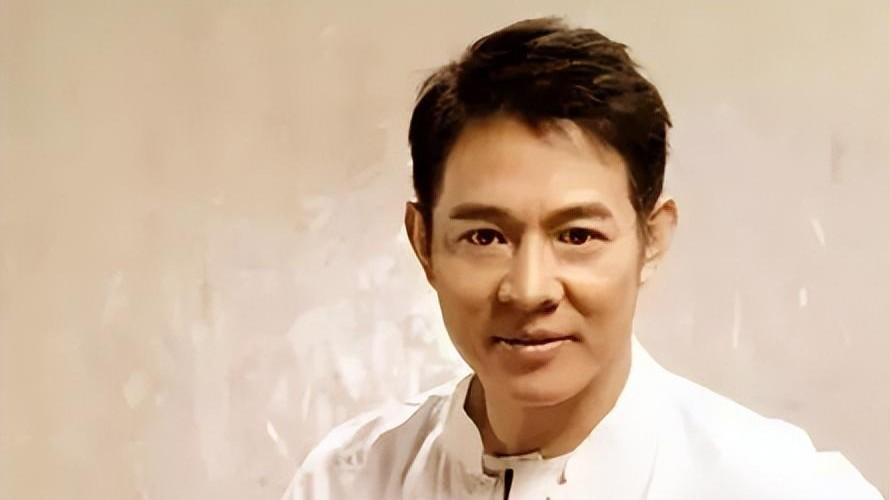 李连杰|李连杰：与利智在洛杉矶的豪宅不远处，就是前妻栖身的地下室