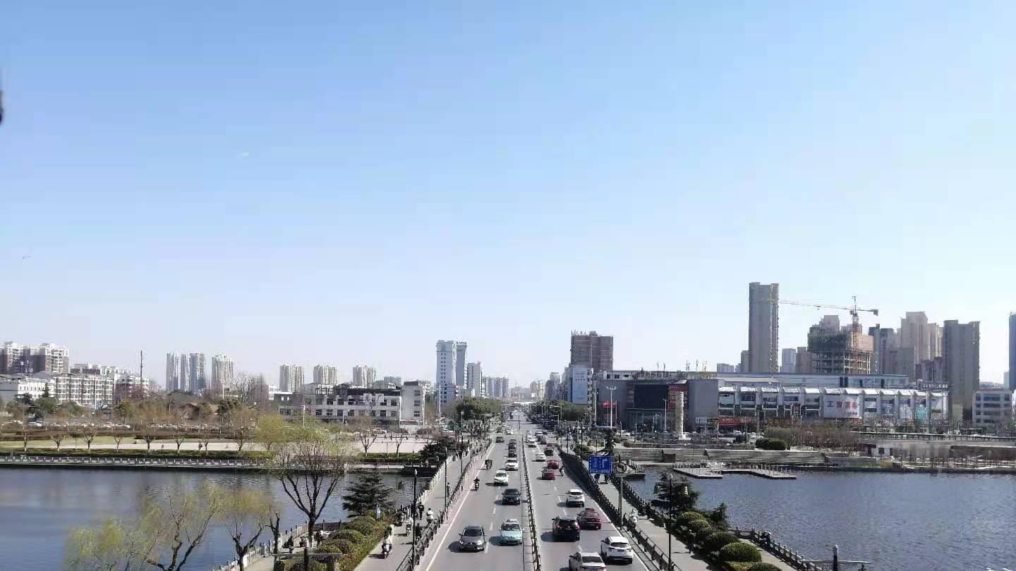 荆州这十年，建成区面积超过100平方公里，城区人口超过100万