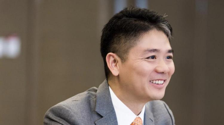 |刘强东请老丈人吃饭被网友批不懂礼貌，金钱的力量真有这么大吗？