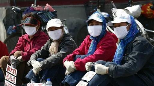 律师|当代“打工人”现象：45岁工厂不招，50岁菜买不了？原因很现实