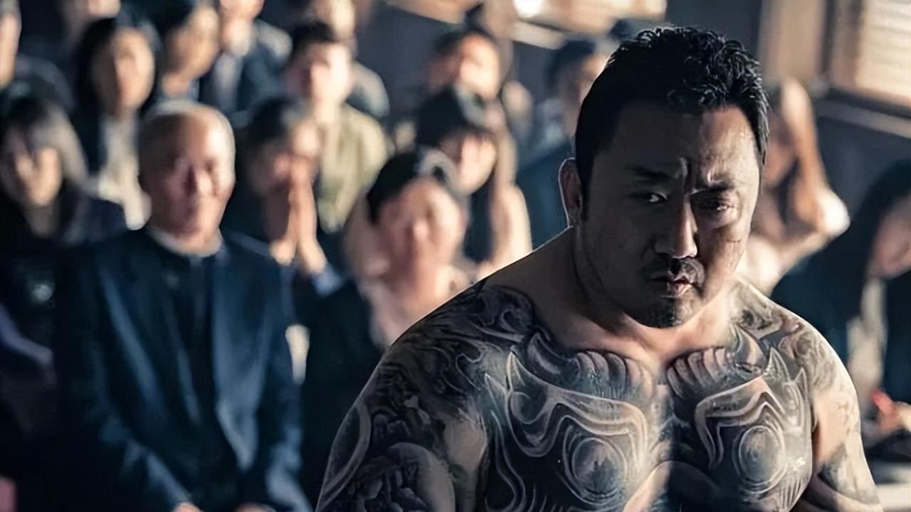 犯罪都市2|评分9。0，一举成为韩国2022年票房，最高的电影，越南却禁止它上映