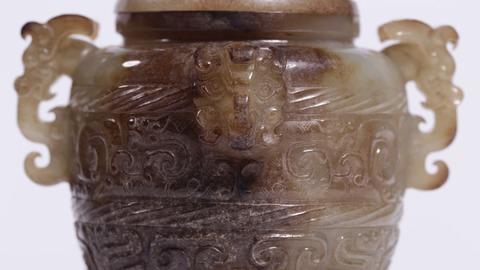 |战汉，和田玉带沁兽面纹盖炉一对