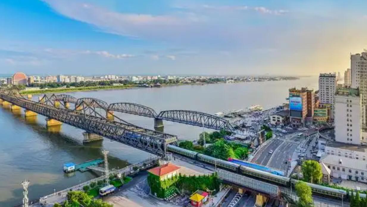 新疆维吾尔自治区|丹东旅游，这些地方，你得知道