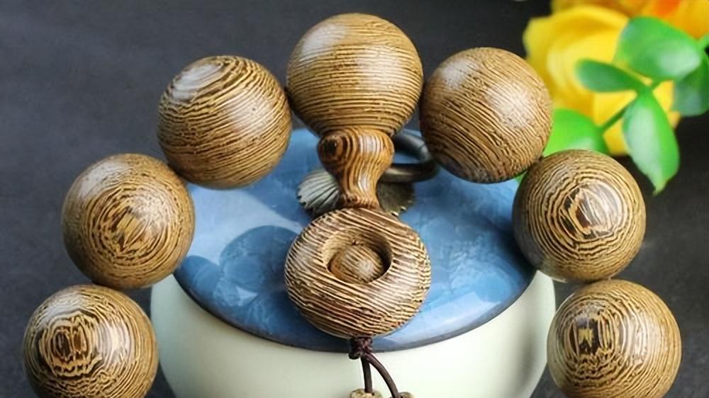 紫檀|如何避免木质手串盘黑，哪些木质手串值得盘玩？