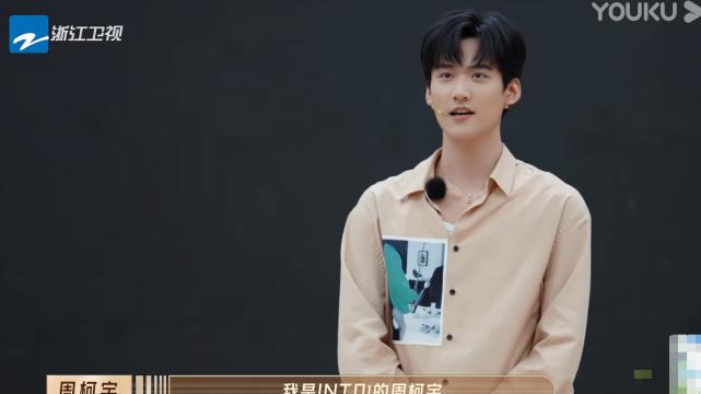 景甜|想不到，香港老戏骨们用一档综艺，就扒下了内地明星的“皇帝新衣”