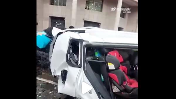 连撞2车致2死1伤又上热搜 为啥总是特斯拉？大V吐槽