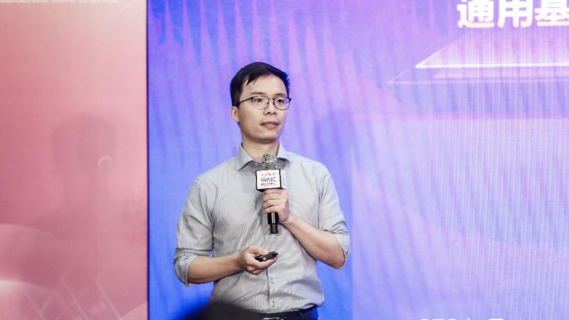 机器人|人工智能治理论坛开幕 中电金信连放“三大招”