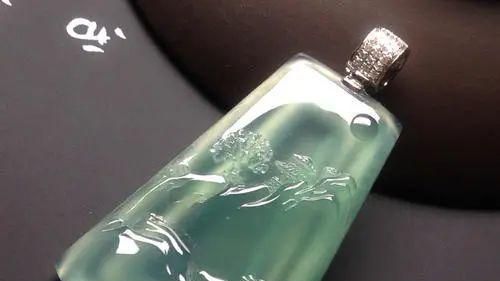 翡翠|青山绿水，岁月无痕，带你欣赏藏在翡翠里的画卷！