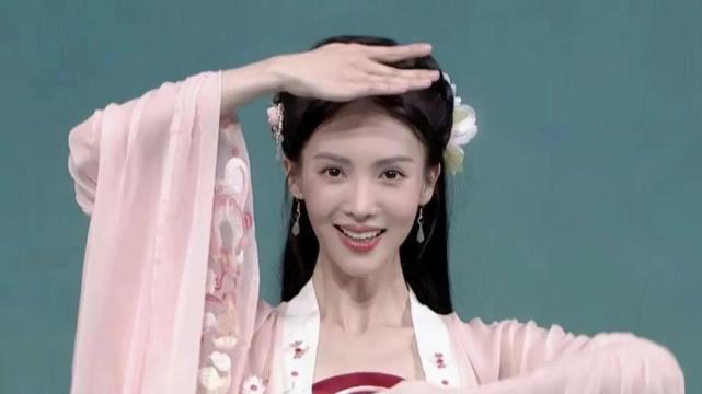 刘嘉玲 “央视”的审美多牛？央视镜头下的女明星，就明明白白告诉你真相