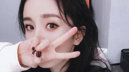 杨幂|杨幂天天在家研究美食竟然才90斤 是在家“煲假汤”了吗？