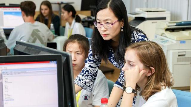 人力资源|文科生学这四类专业，市场需求量大，适合发展，薪资待遇也高