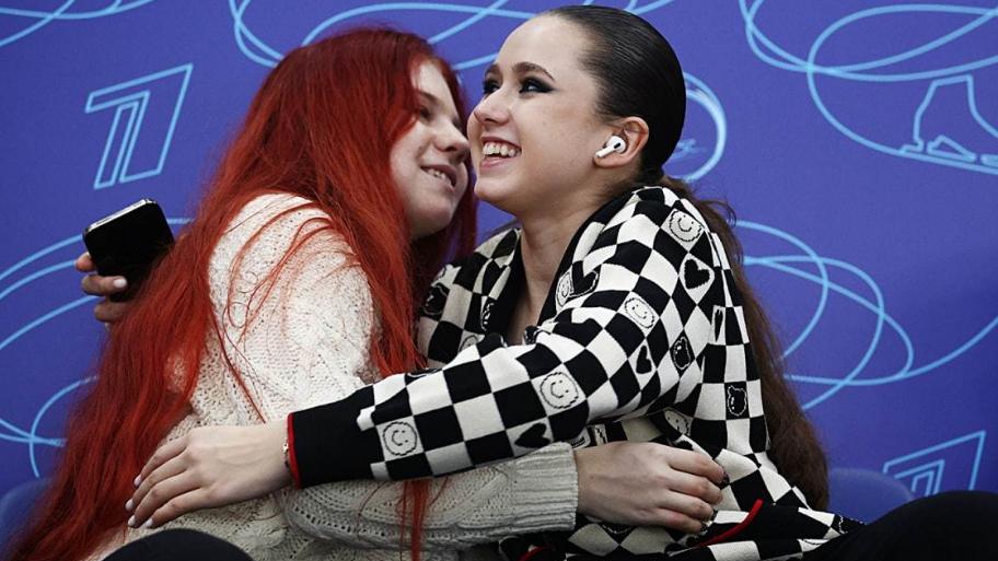 卡米拉·瓦利耶娃|16岁K宝恋爱了，只剩小千金单身！俄罗斯三娃配花美男，好幸福