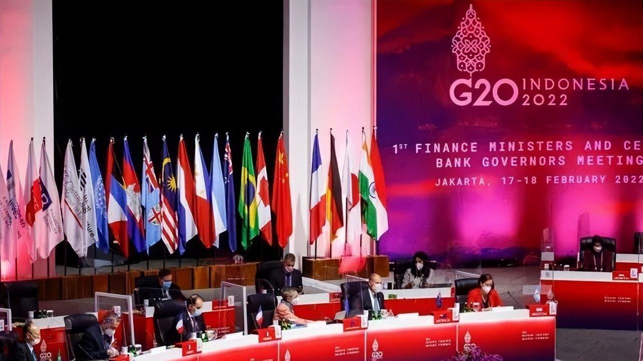 说好一起围中，英国试探一步代价惨重，回头美法德澳都后撤了