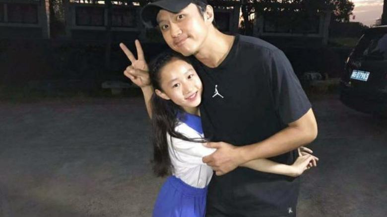 花季女孩疑遭校园霸凌，施暴者多达13人，受害者母亲崩溃求助