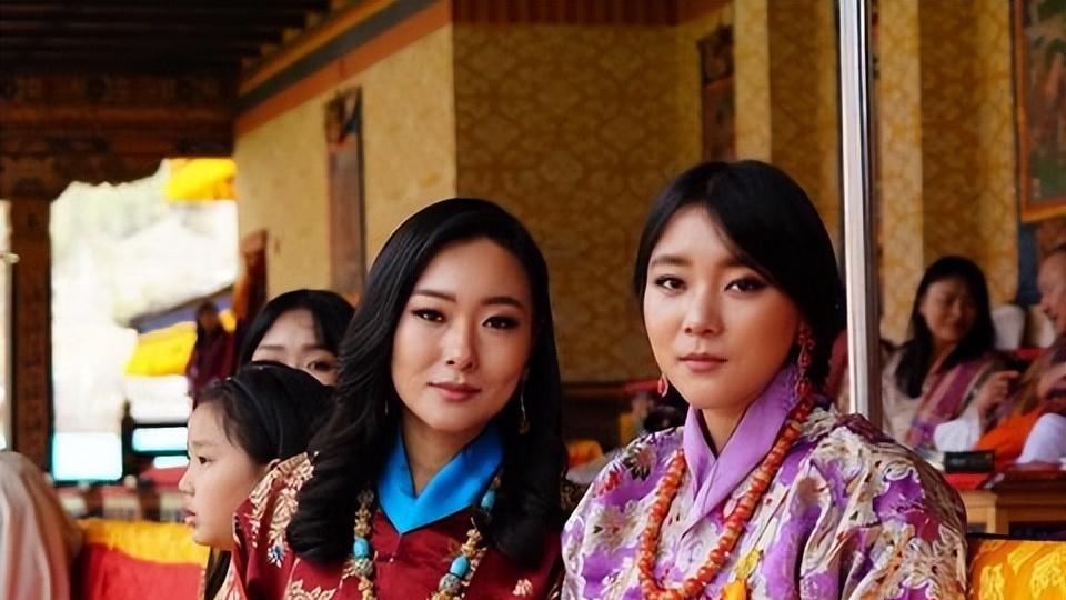 不丹三公主凤眼迷人，嫁给情投意合的男友，比嫂子佩玛王后幸福