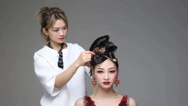 赵本山 “剪出来”的世界冠军，能力并非与学历有关？