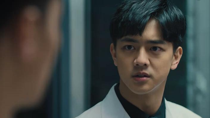 医生|促醒者：丁远志男主光环有多强？身为医生，他的办公室面积超标了