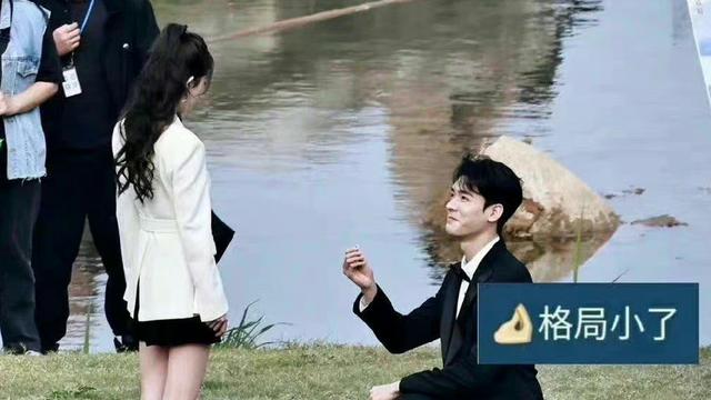 刘诗诗|《狐妖》结婚照是刘诗诗换头婚照！女主曾是诗诗伴娘，网友：恶心