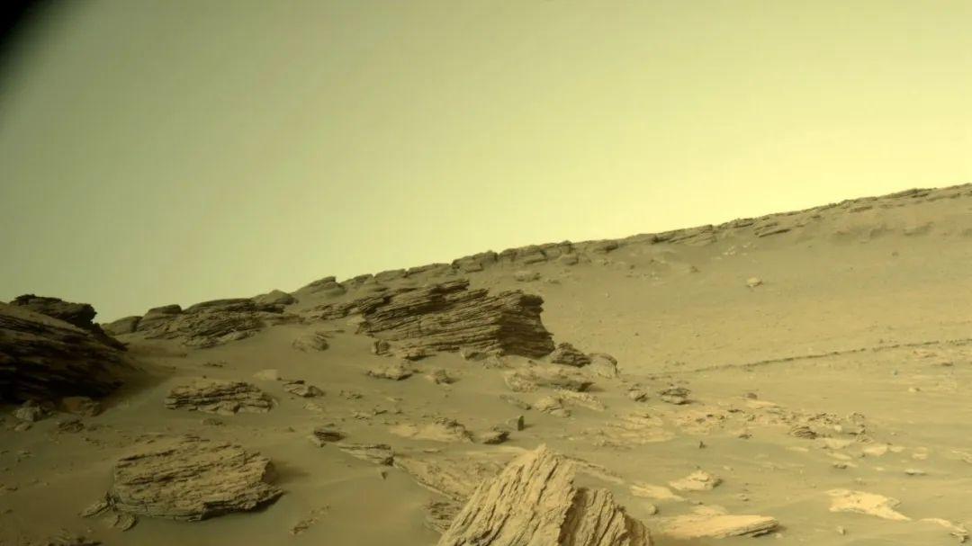 “毅力号”闯入火星神秘地带，发现一件“非自然物”
