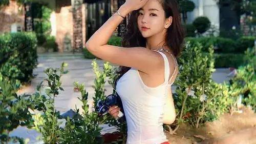 眼神一向被认为是人类最明确的情感表现和交际信号，在面部表情中占据主导地位。