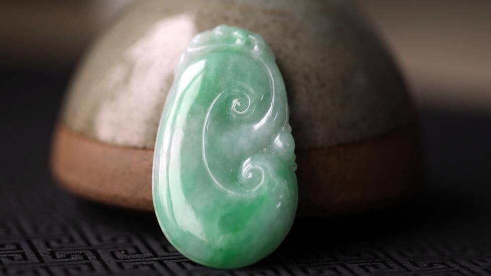 翡翠|翡翠当中的瑕疵，你都了解多少呢？按照严重程度来分辨是否要买