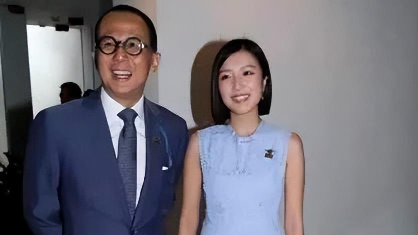 郭嘉文|李泽楷前女友郭嘉文不改节省，隐身半年穿两年前小背心复出