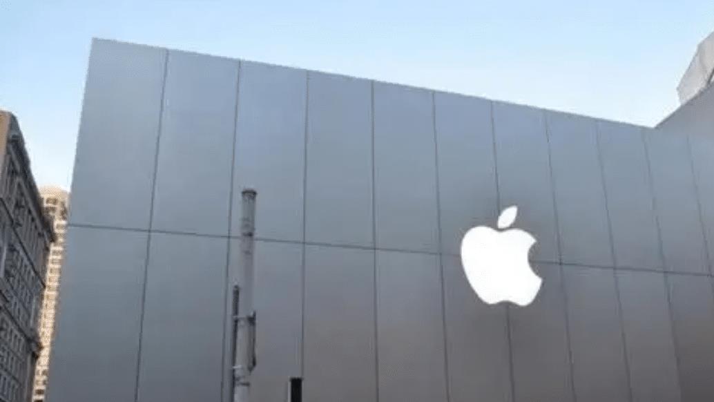 美国警告苹果不要使用长江存储芯片的时候，苹果迅速做出回应