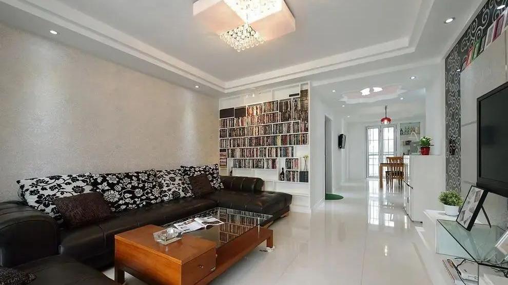 幸好没顾家人反对买了套大户型，装修好宽敞又明亮，房子还升值了