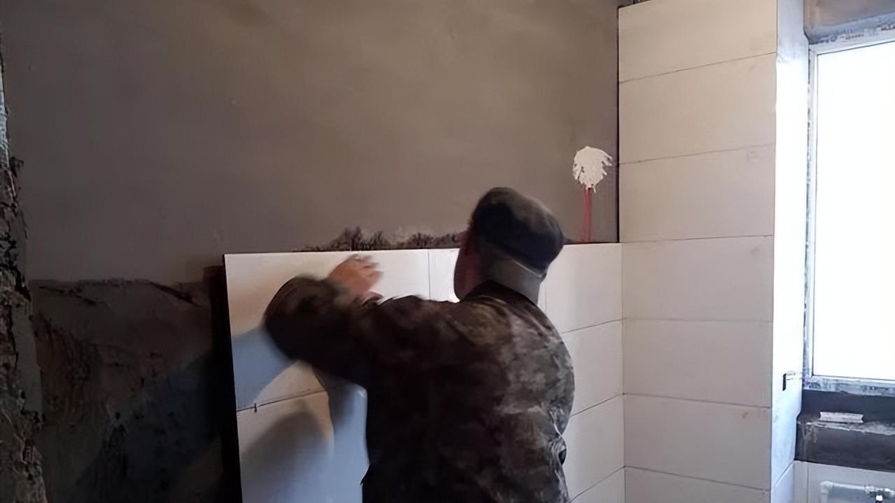 铺砖这7个细节不注意，即便施工前泡了水，照样会空鼓