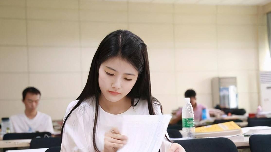 大学生|又一“铁饭碗”岗位开始招人，不用面试即可上岸，看下你达标吗？