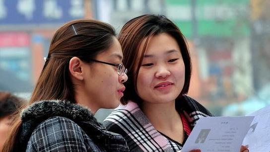 考试|毕业生迎来好消息，公务员将不再以招考为主，还有多条途径可进入