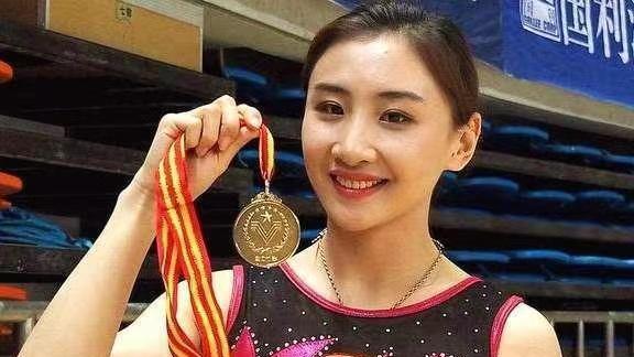 何雯娜|豪门儿媳太难当！何雯娜嫁二婚老公遭遇强势婆婆，她到底图什么？