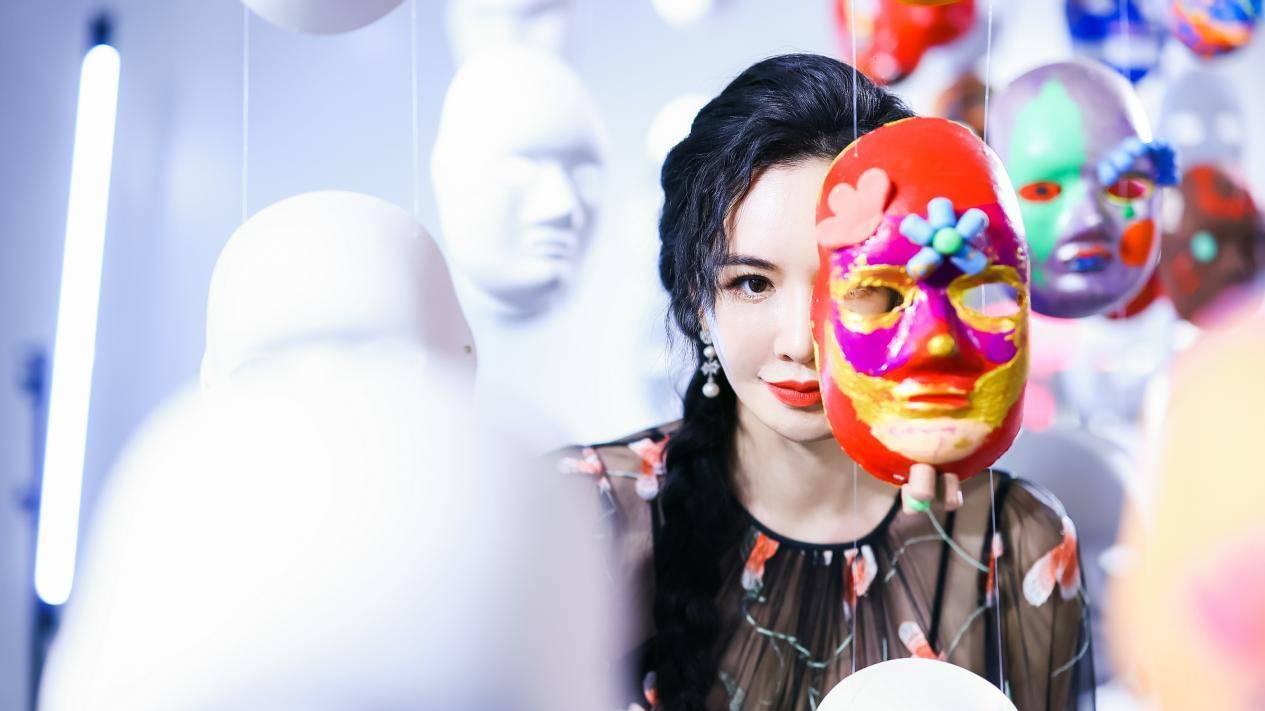 莫小棋|莫小奇受邀出席2022时尚COSMO美容大奖 变身美丽品鉴官玩转潮流