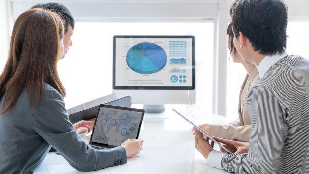 玫瑰之战|职场中，这四种人，最该远离他，不要和他结下什么深交！