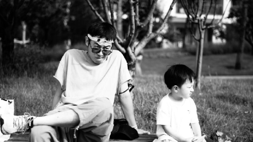 朱亚文|朱亚文晒老婆素颜照庆结婚十周年！