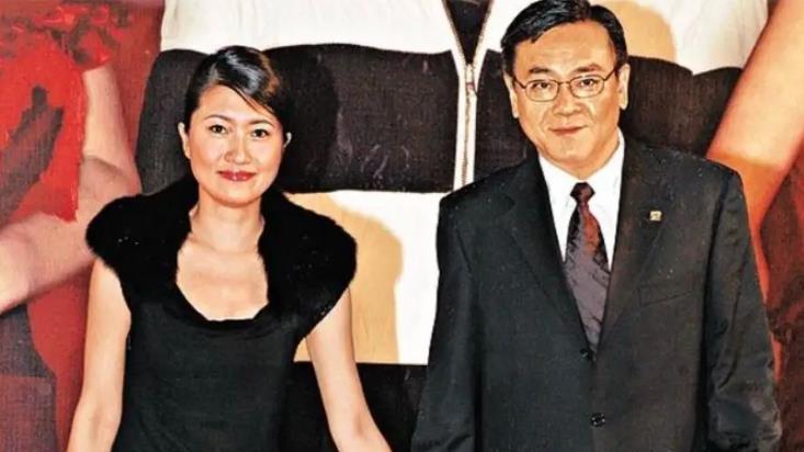 尔冬升|名导尔冬升：和张曼玉分手，结婚9年妻子为其丁克，他却有了孩子