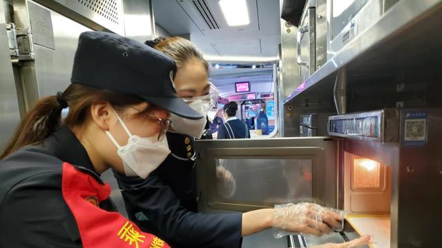 00后|铁路单位派遣人员迎来“福利”，与正式员工同酬，专科生也可报名